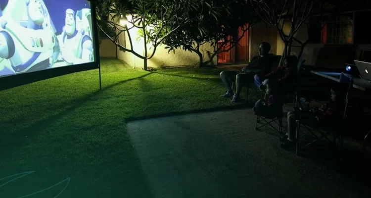 projector screen price